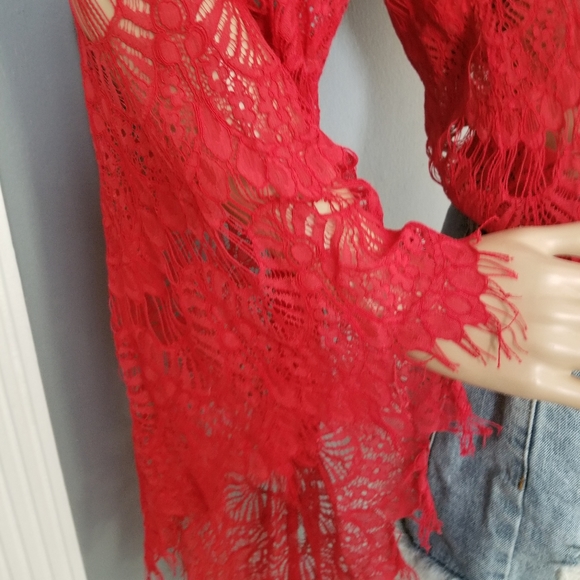 MINKPINK LACE AND EYELASH TRIM BOHO TOP Size Medium - Picture 3 of 10